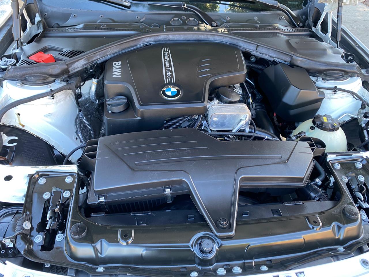 BMW 3 Series 4dr Sdn 320i RWD 2015