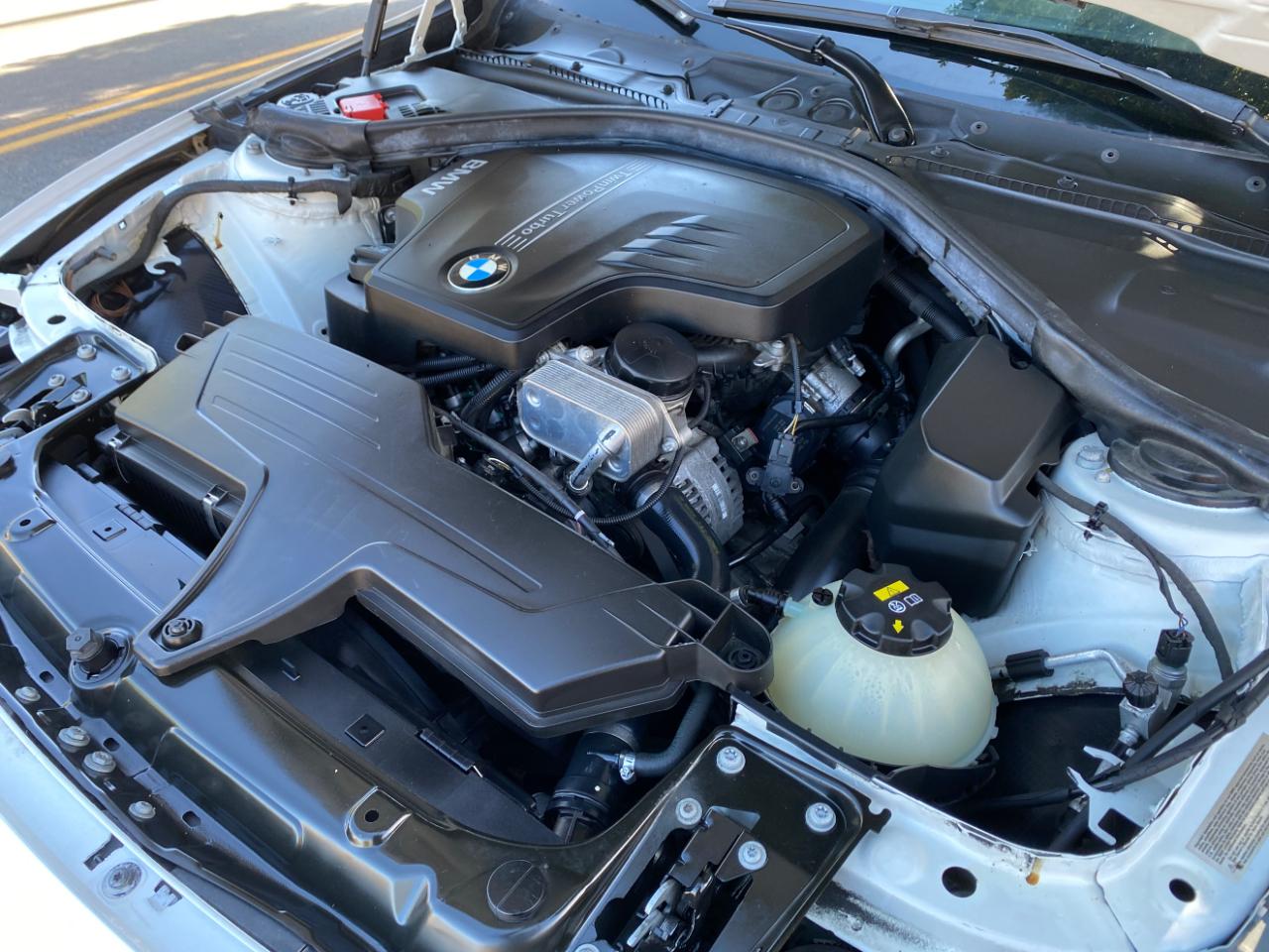 BMW 3 Series 4dr Sdn 320i RWD 2015