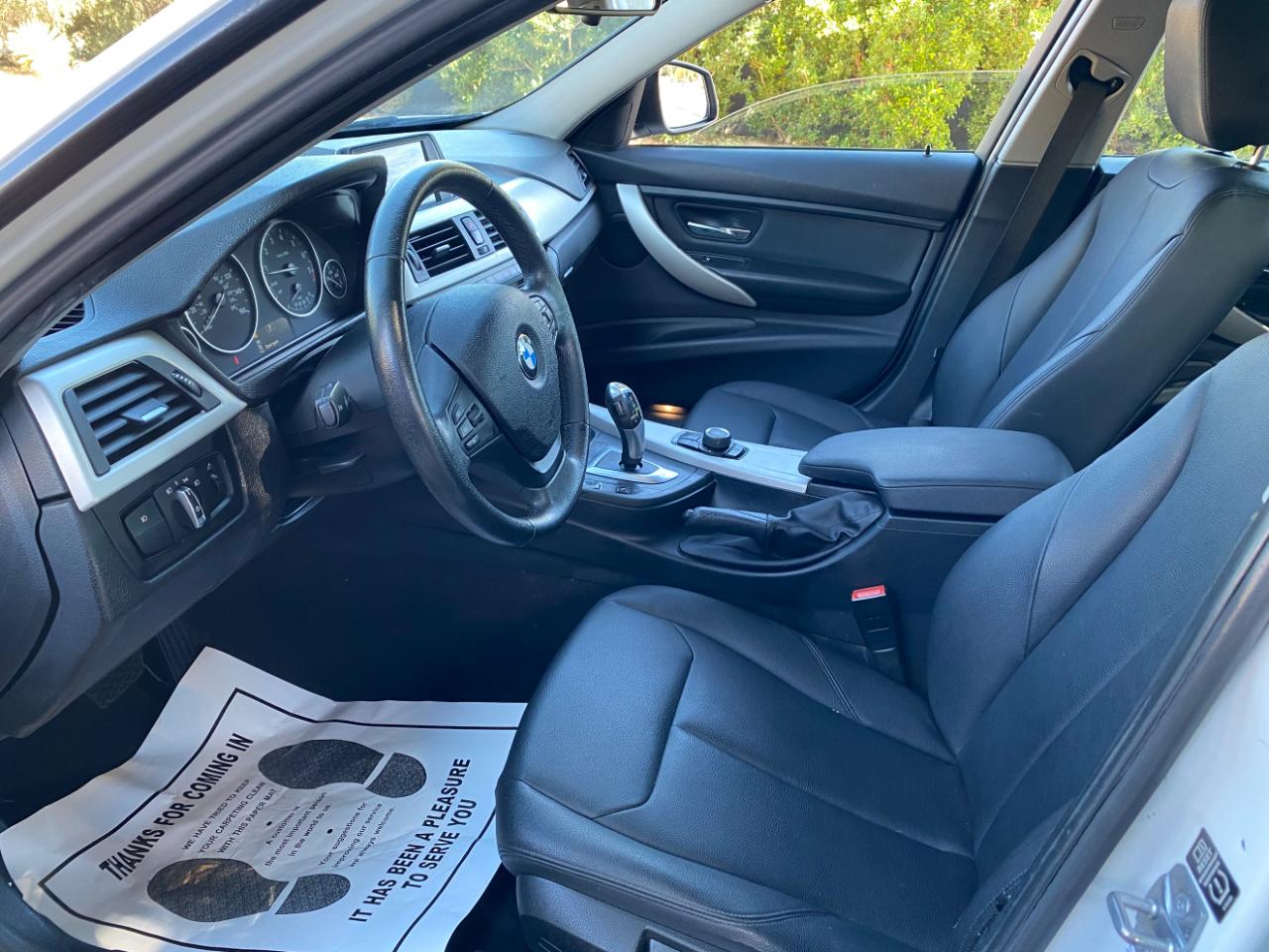 BMW 3 Series 4dr Sdn 320i RWD 2015