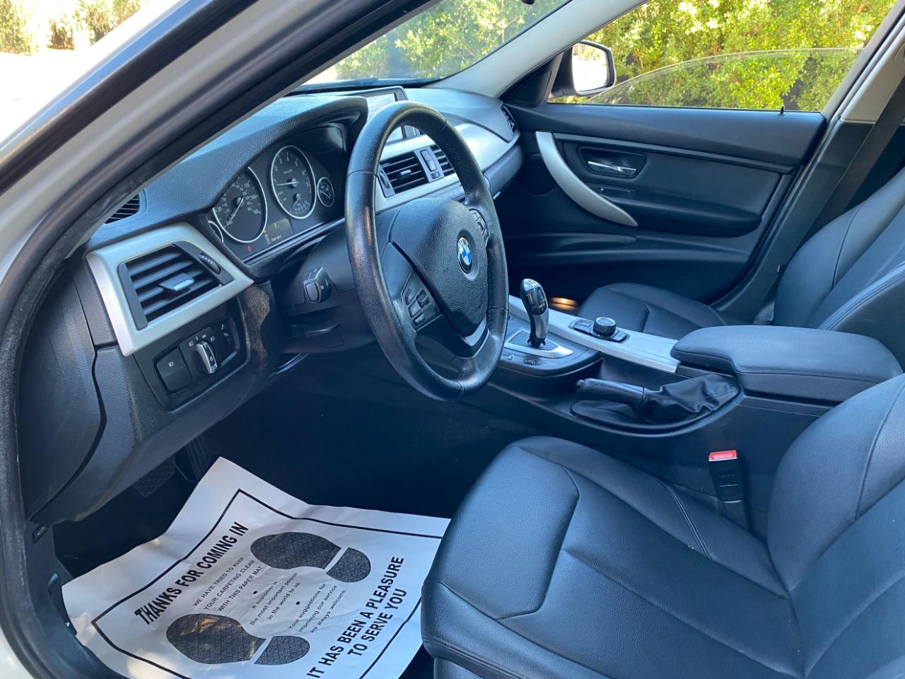 BMW 3 Series 4dr Sdn 320i RWD 2015