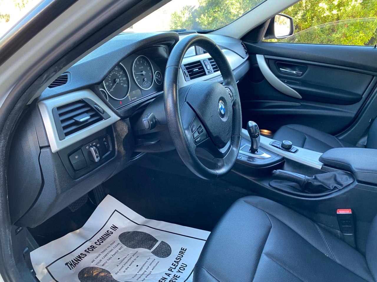 BMW 3 Series 4dr Sdn 320i RWD 2015