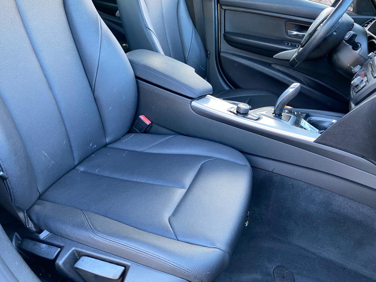 BMW 3 Series 4dr Sdn 320i RWD 2015