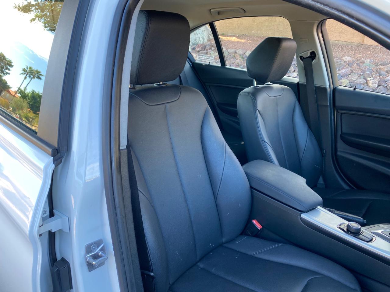 BMW 3 Series 4dr Sdn 320i RWD 2015