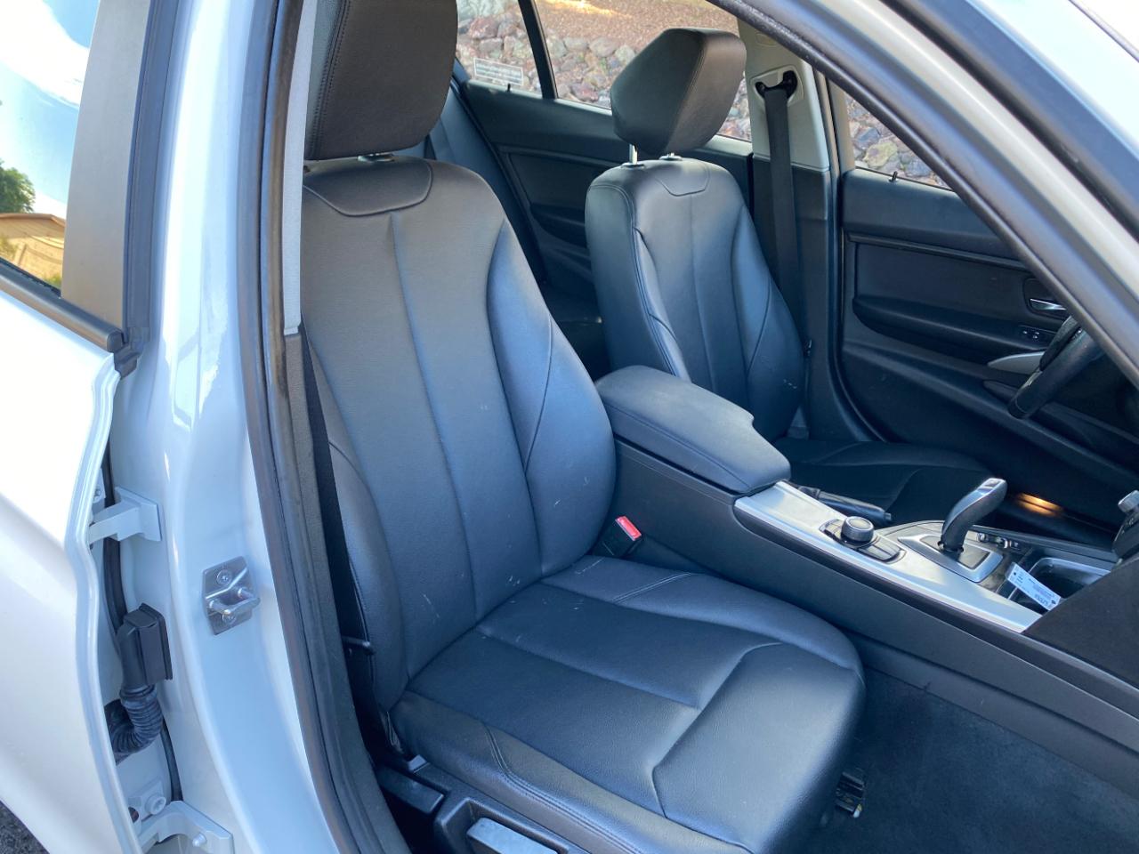 BMW 3 Series 4dr Sdn 320i RWD 2015