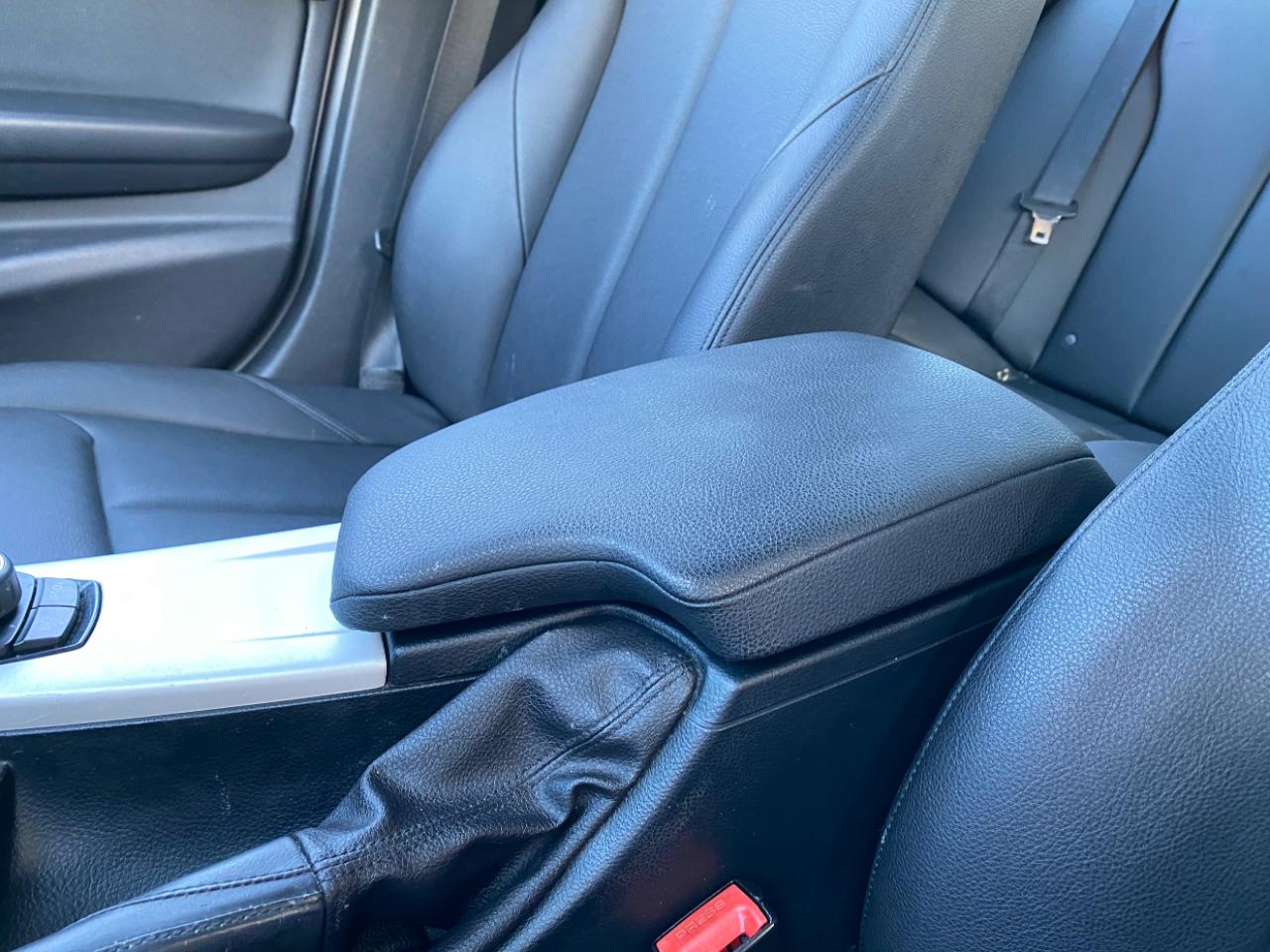 BMW 3 Series 4dr Sdn 320i RWD 2015