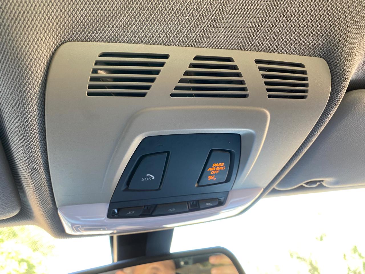 BMW 3 Series 4dr Sdn 320i RWD 2015