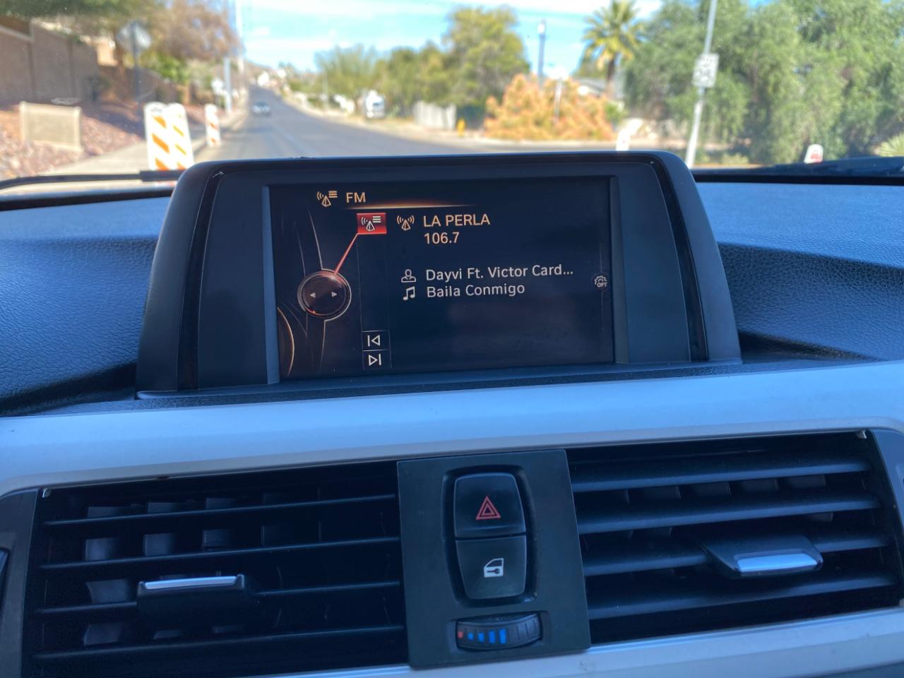 BMW 3 Series 4dr Sdn 320i RWD 2015