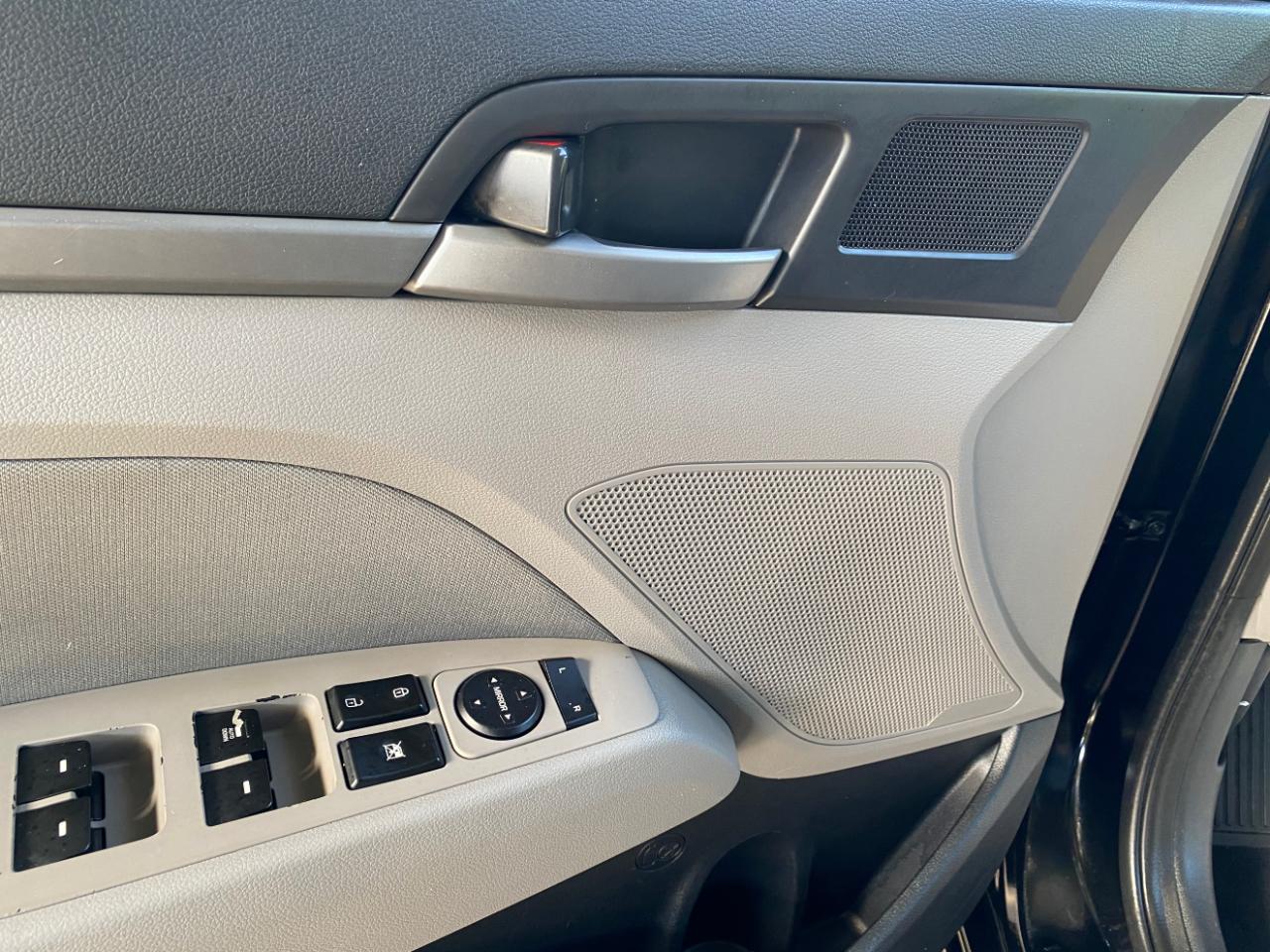 Hyundai Elantra SE 4D Sedan 2017