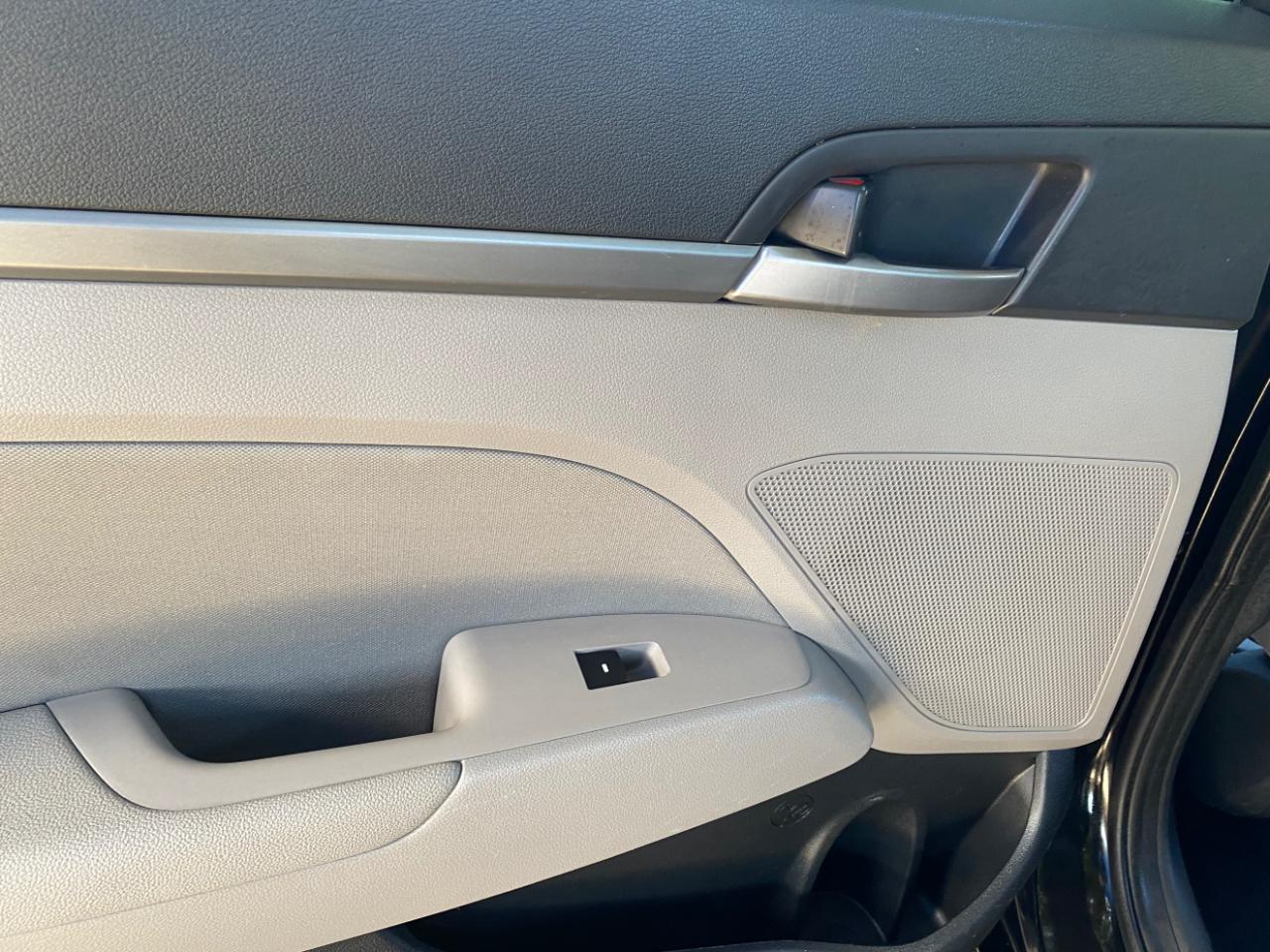 Hyundai Elantra SE 4D Sedan 2017