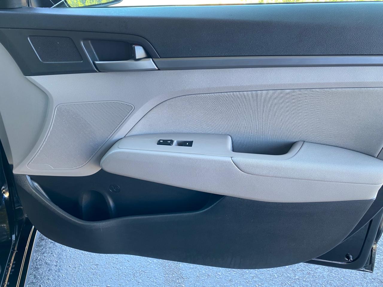 Hyundai Elantra SE 4D Sedan 2017