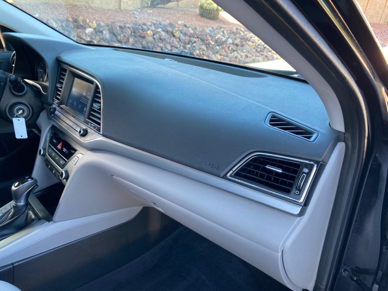 Hyundai Elantra SE 4D Sedan 2017