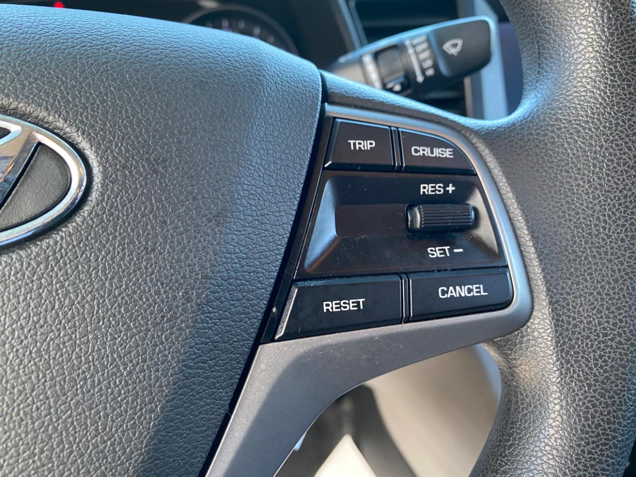 Hyundai Elantra SE 4D Sedan 2017