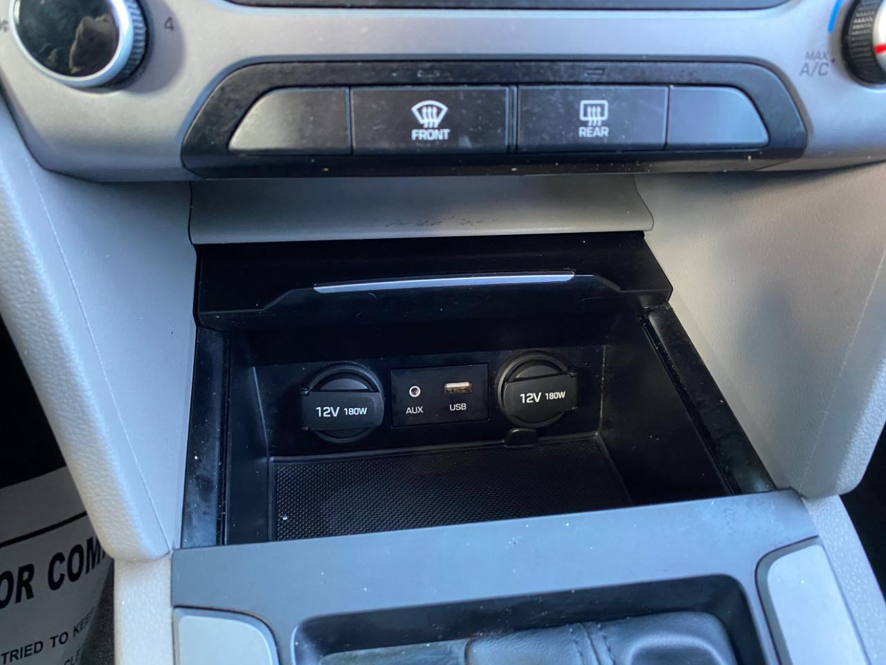 Hyundai Elantra SE 4D Sedan 2017