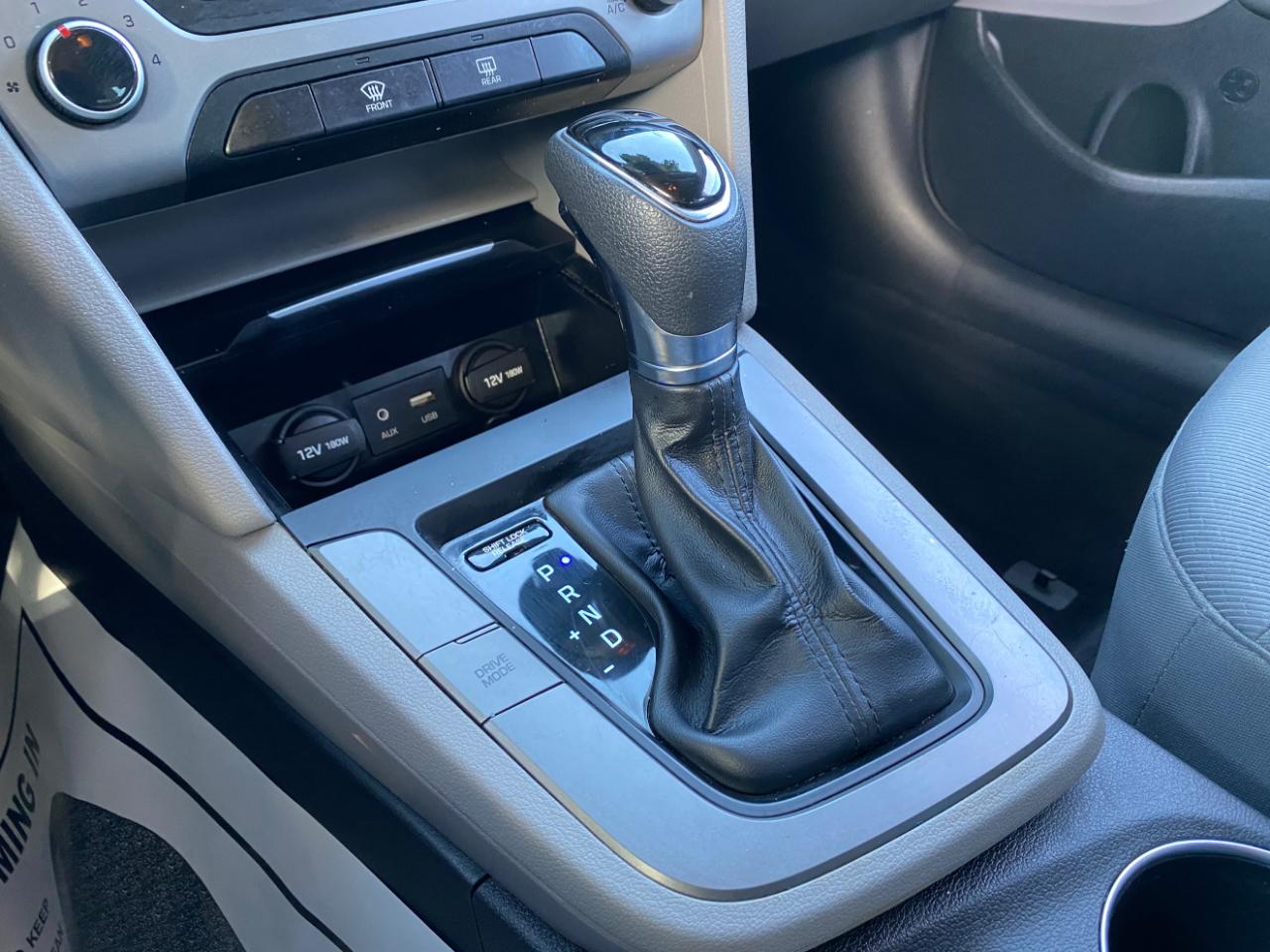 Hyundai Elantra SE 4D Sedan 2017