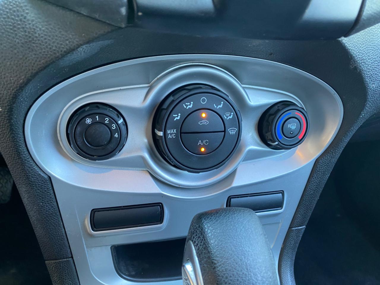 Ford Fiesta SE Sedan 2019