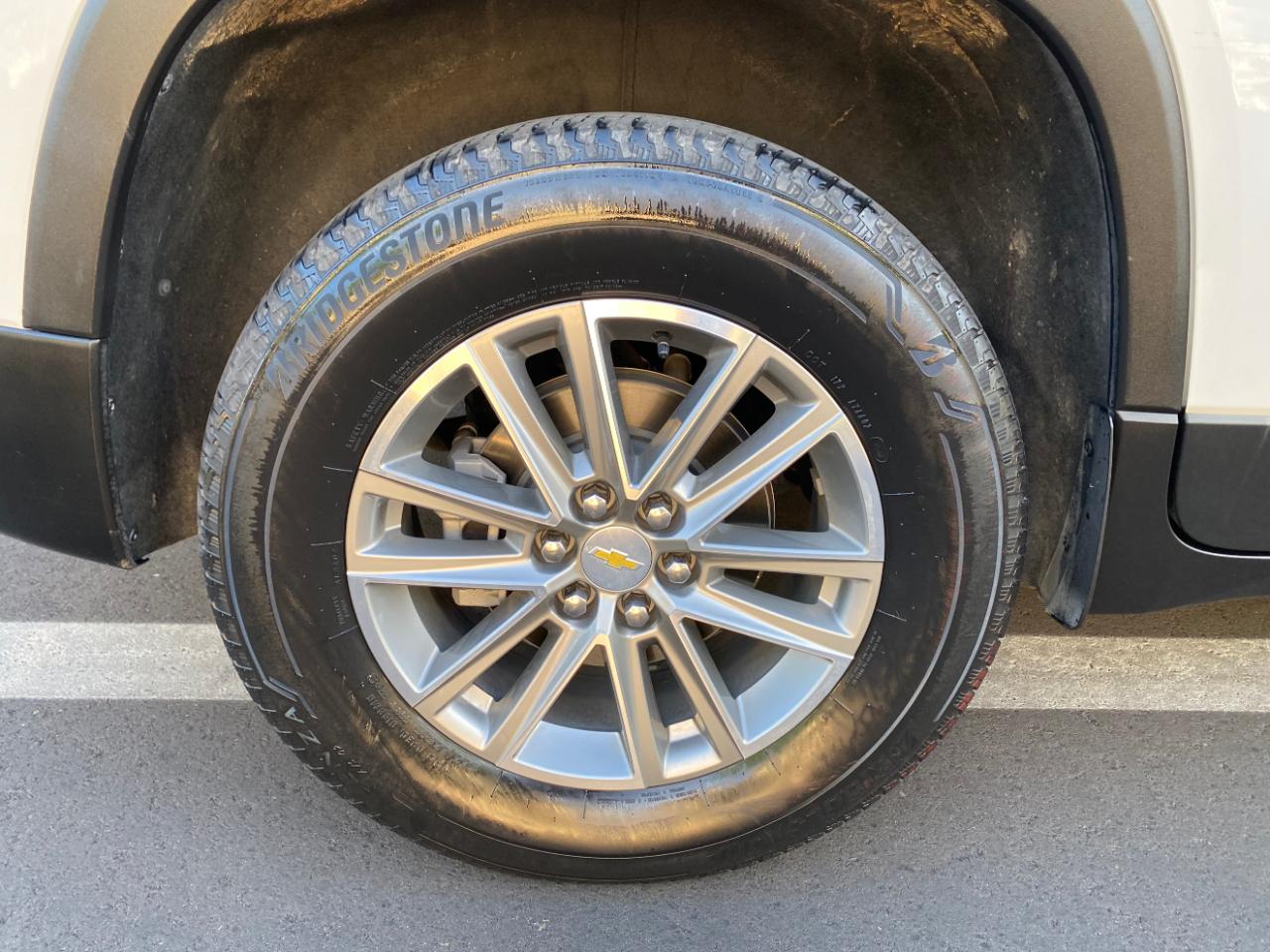 Chevrolet Traverse FWD 4dr LT Cloth w/1LT 2023