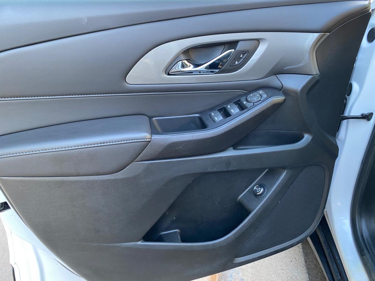 Chevrolet Traverse FWD 4dr LT Cloth w/1LT 2023