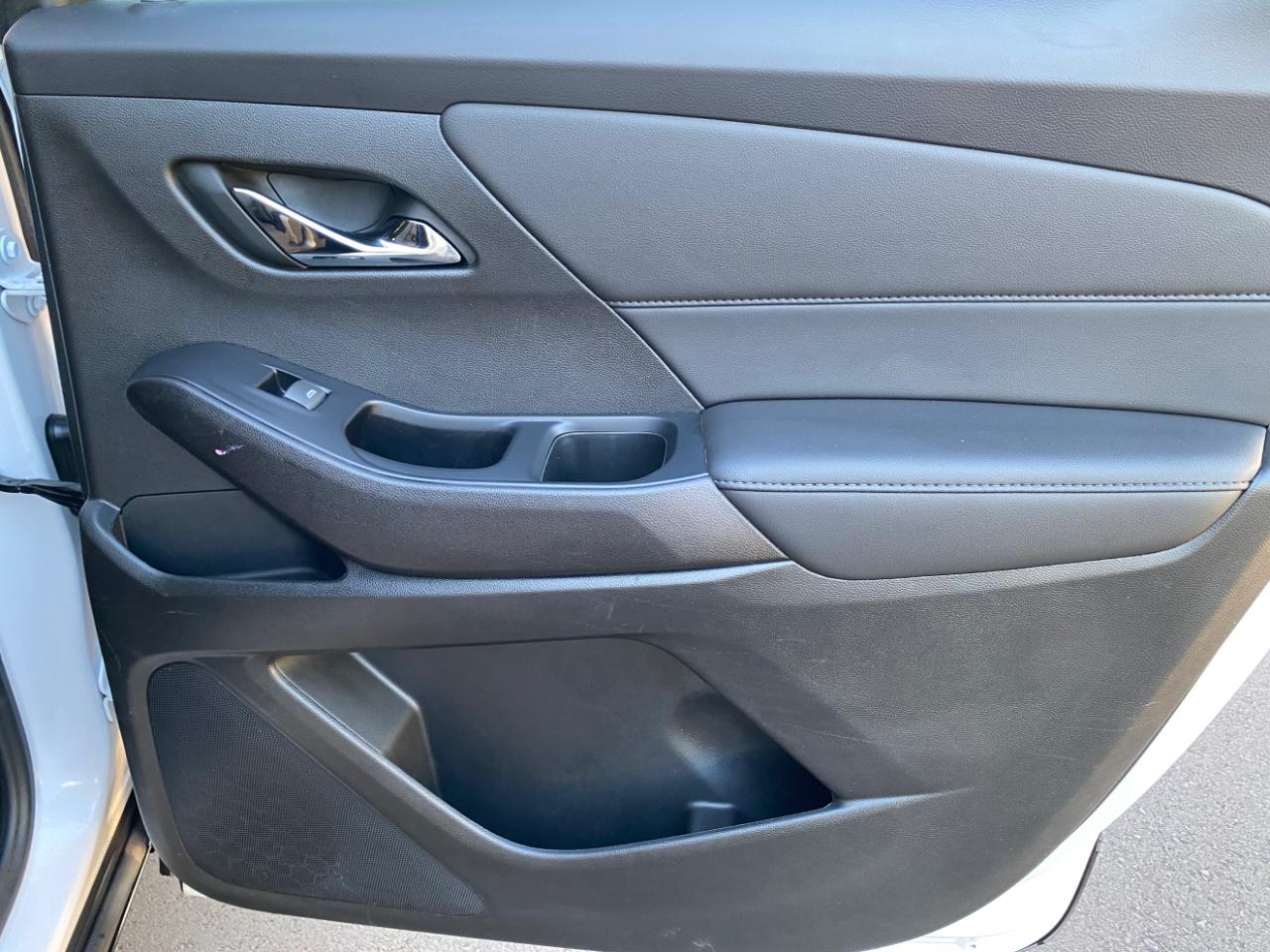 Chevrolet Traverse FWD 4dr LT Cloth w/1LT 2023