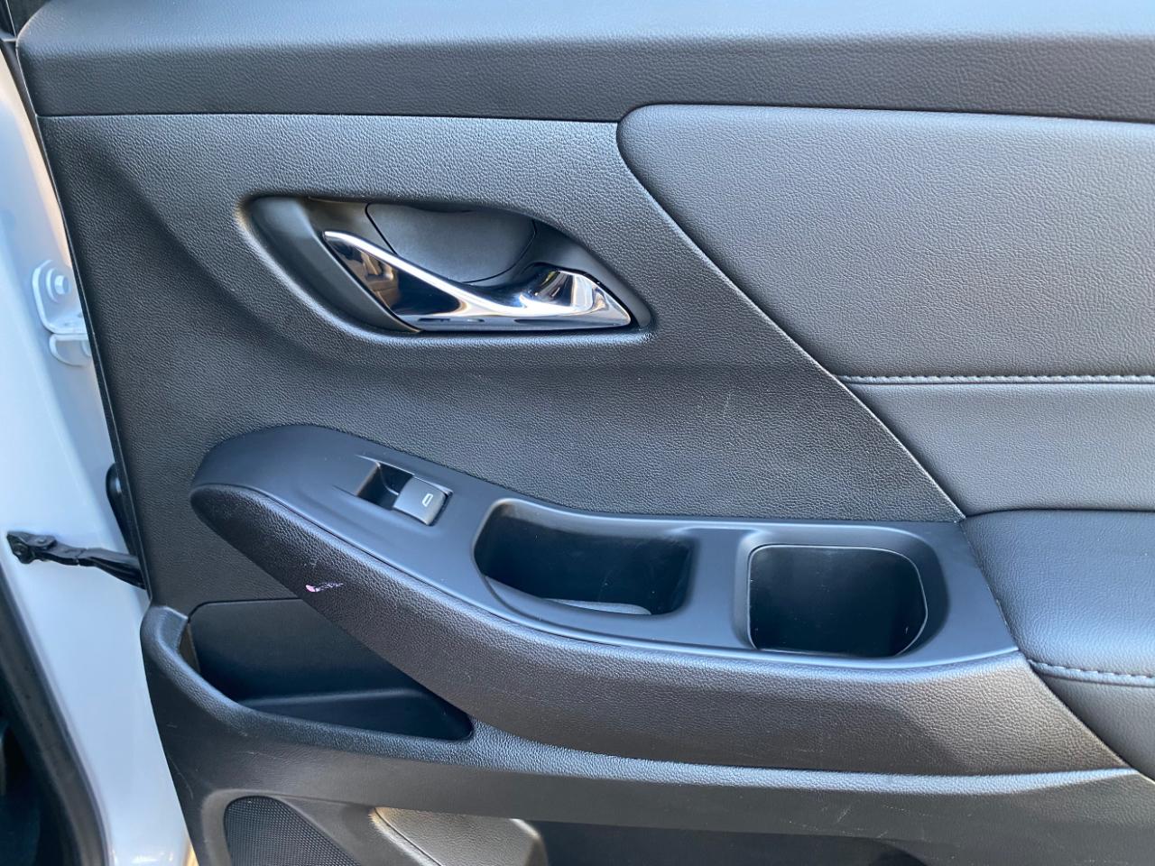 Chevrolet Traverse FWD 4dr LT Cloth w/1LT 2023