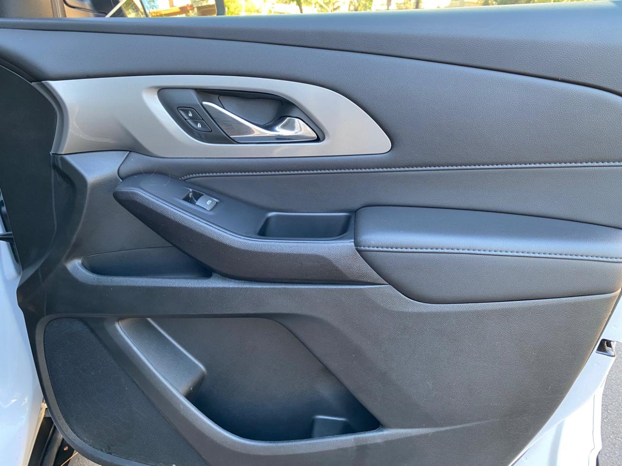 Chevrolet Traverse FWD 4dr LT Cloth w/1LT 2023