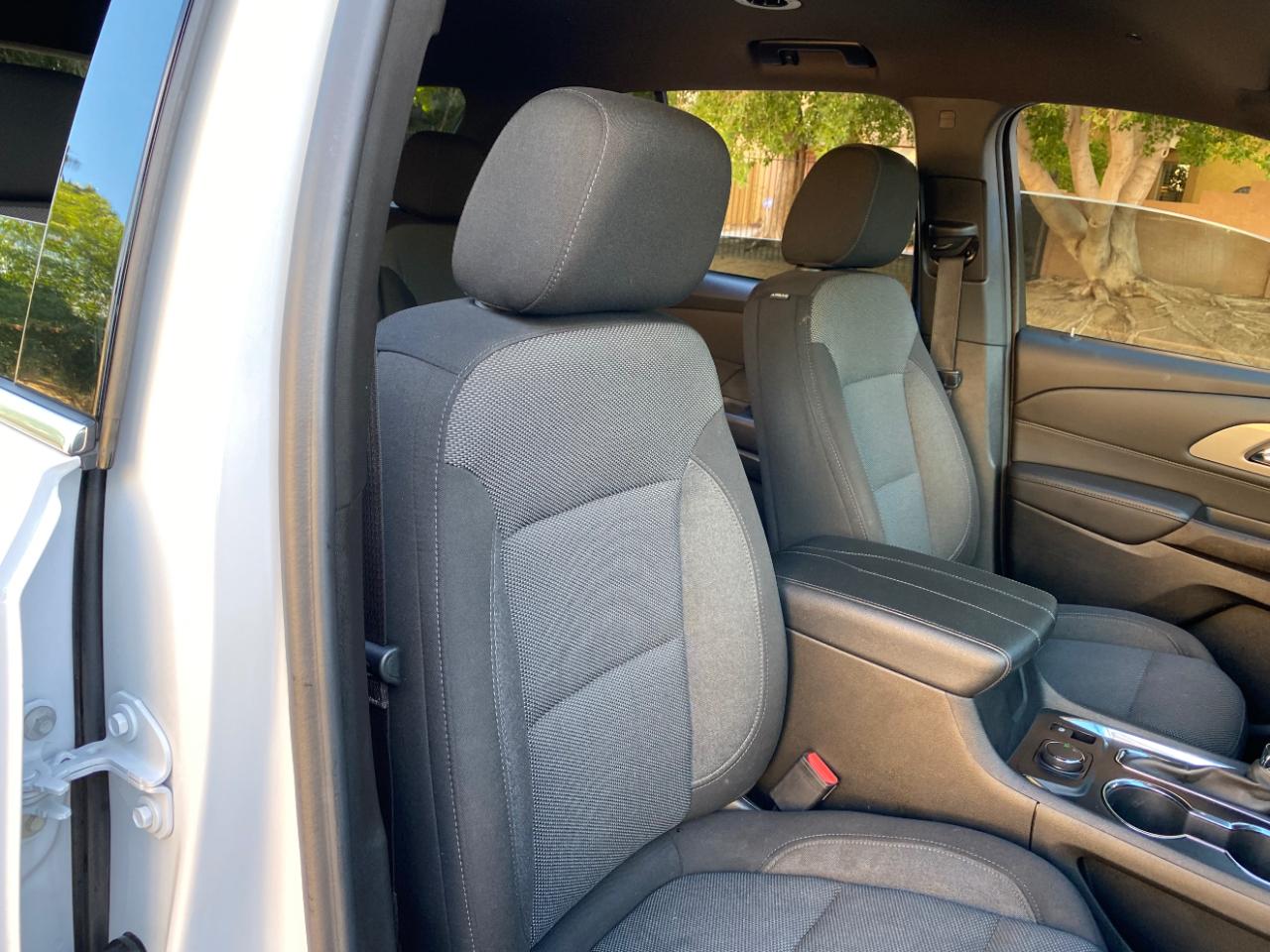 Chevrolet Traverse FWD 4dr LT Cloth w/1LT 2023