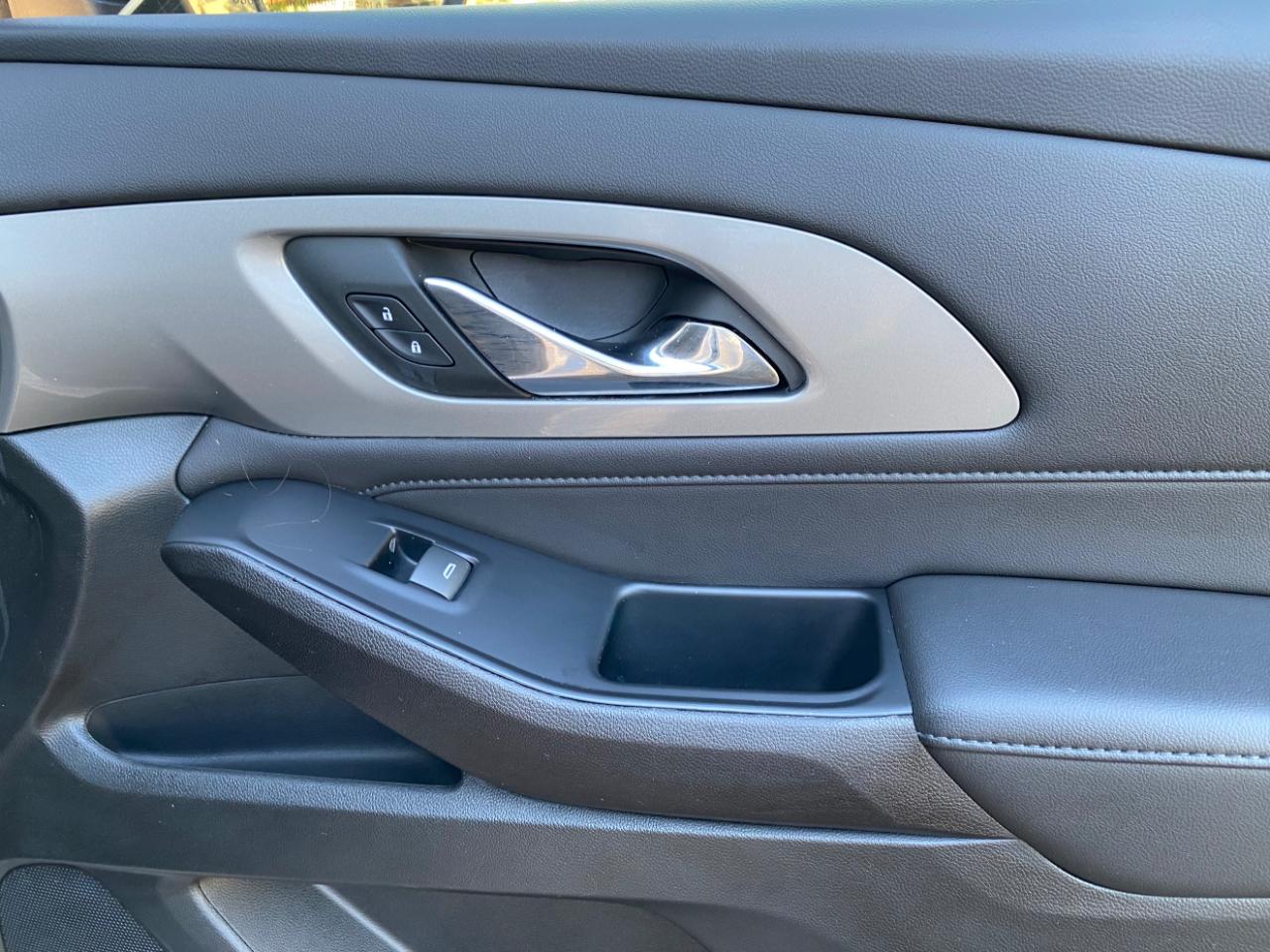 Chevrolet Traverse FWD 4dr LT Cloth w/1LT 2023