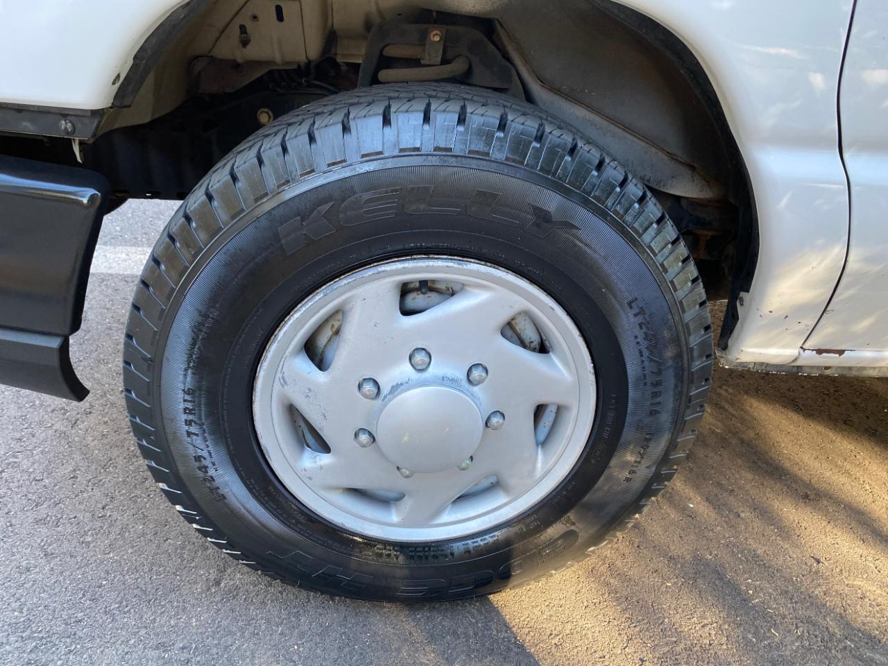 Ford Econoline Cargo Van E-250 2013