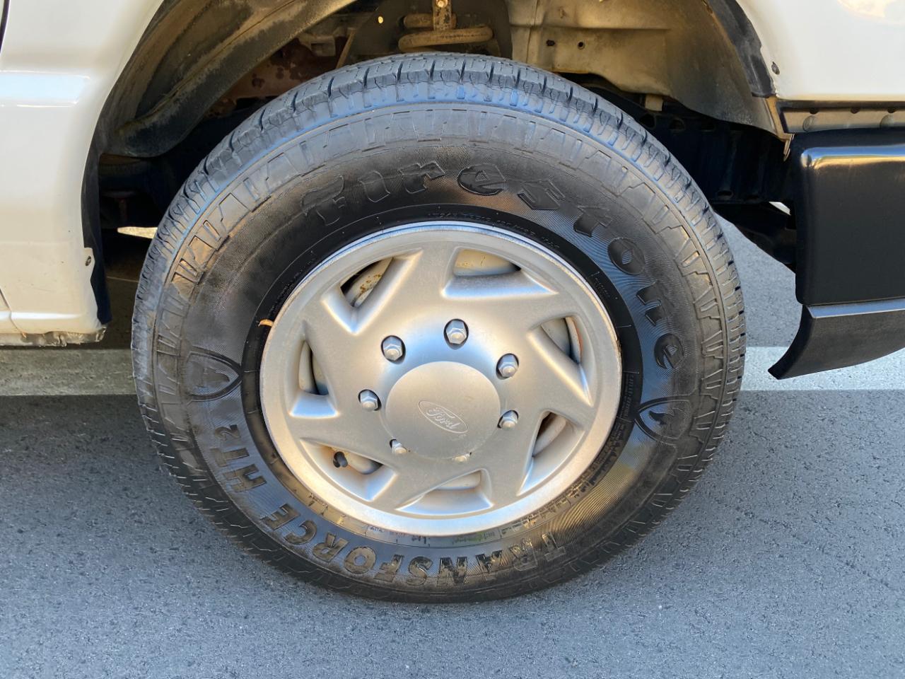 Ford Econoline Cargo Van E-250 2013