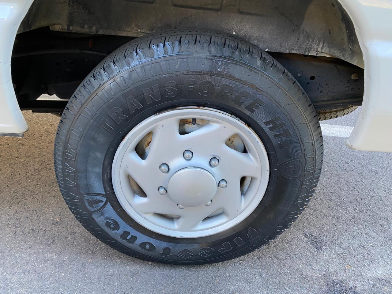 Ford Econoline Cargo Van E-250 2013