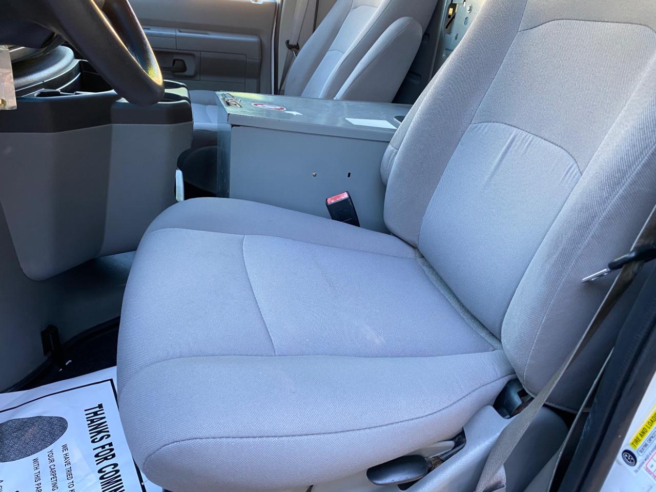 Ford Econoline Cargo Van E-250 2013