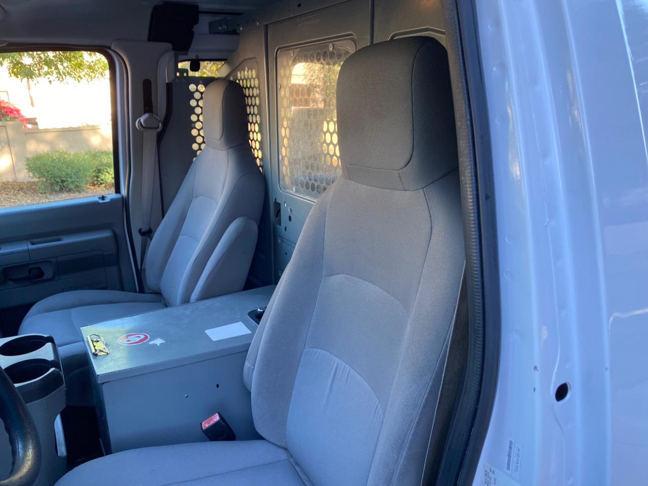 Ford Econoline Cargo Van E-250 2013