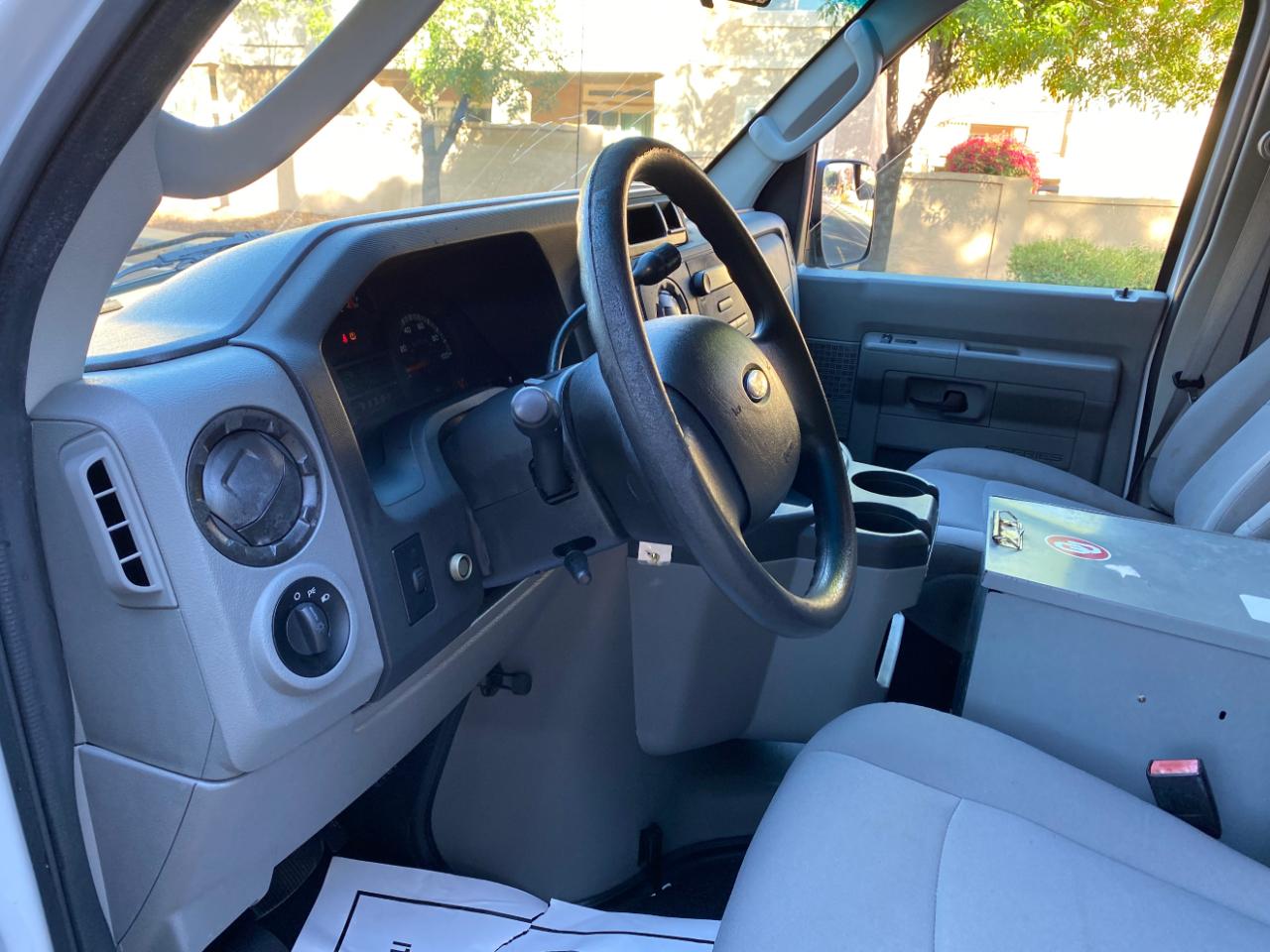 Ford Econoline Cargo Van E-250 2013