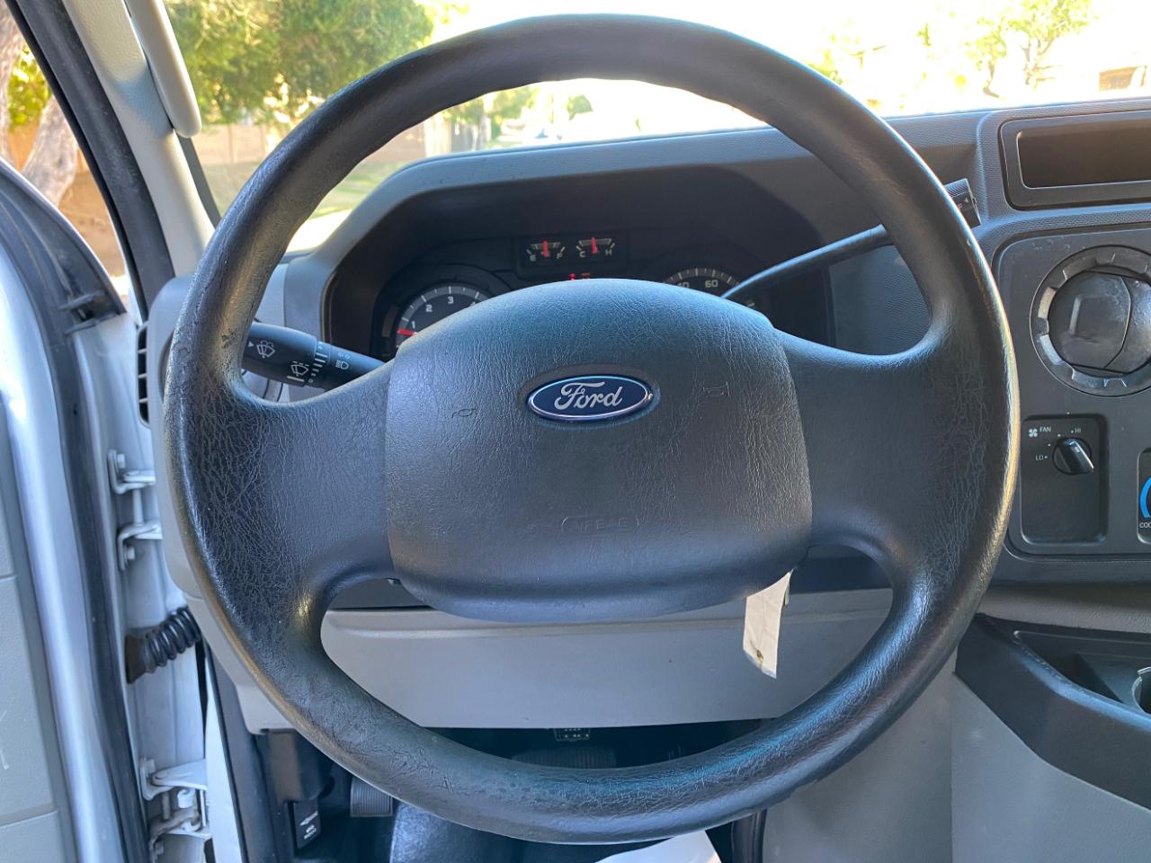 Ford Econoline Cargo Van E-250 2013