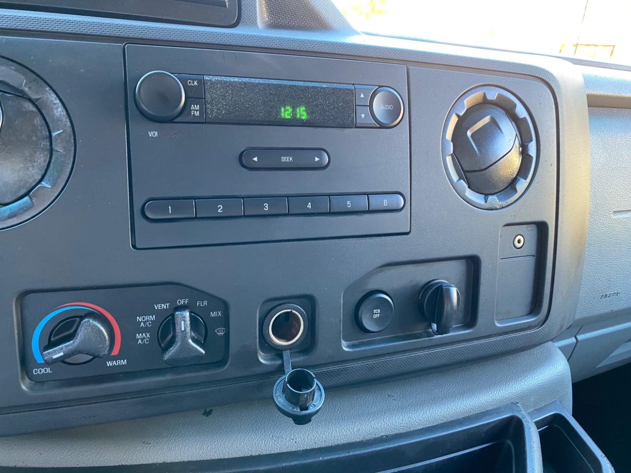 Ford Econoline Cargo Van E-250 2013