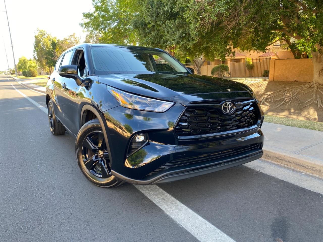 Toyota Highlander LE FWD (Natl) 2023