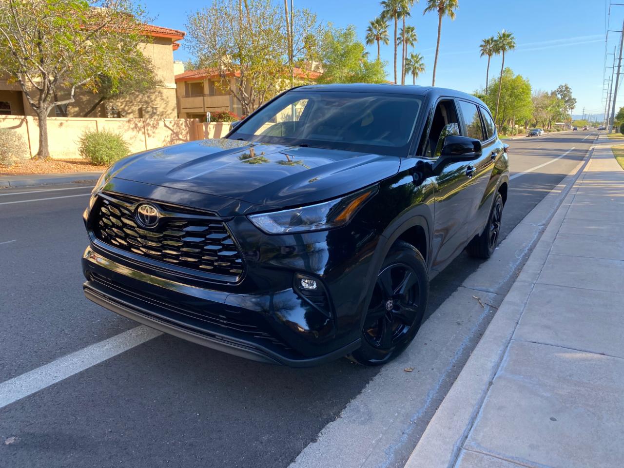 Toyota Highlander LE FWD (Natl) 2023