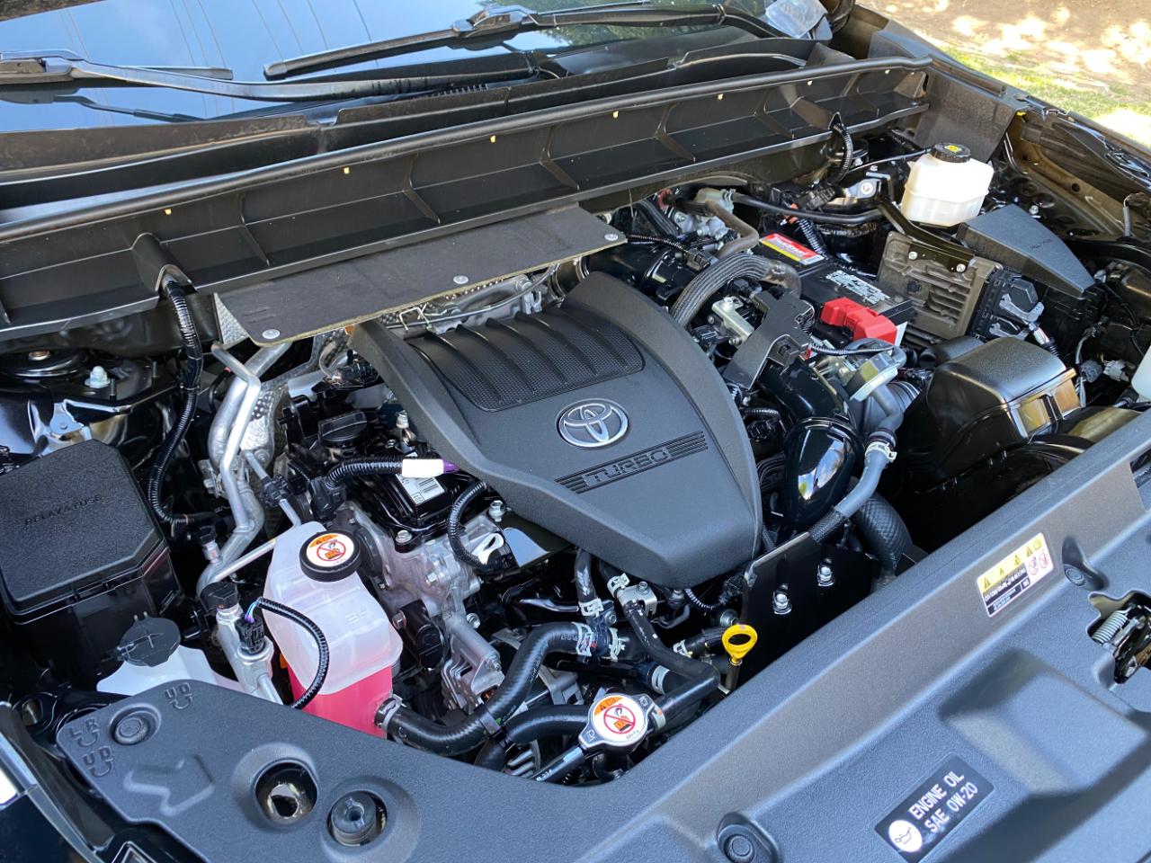 Toyota Highlander LE FWD (Natl) 2023