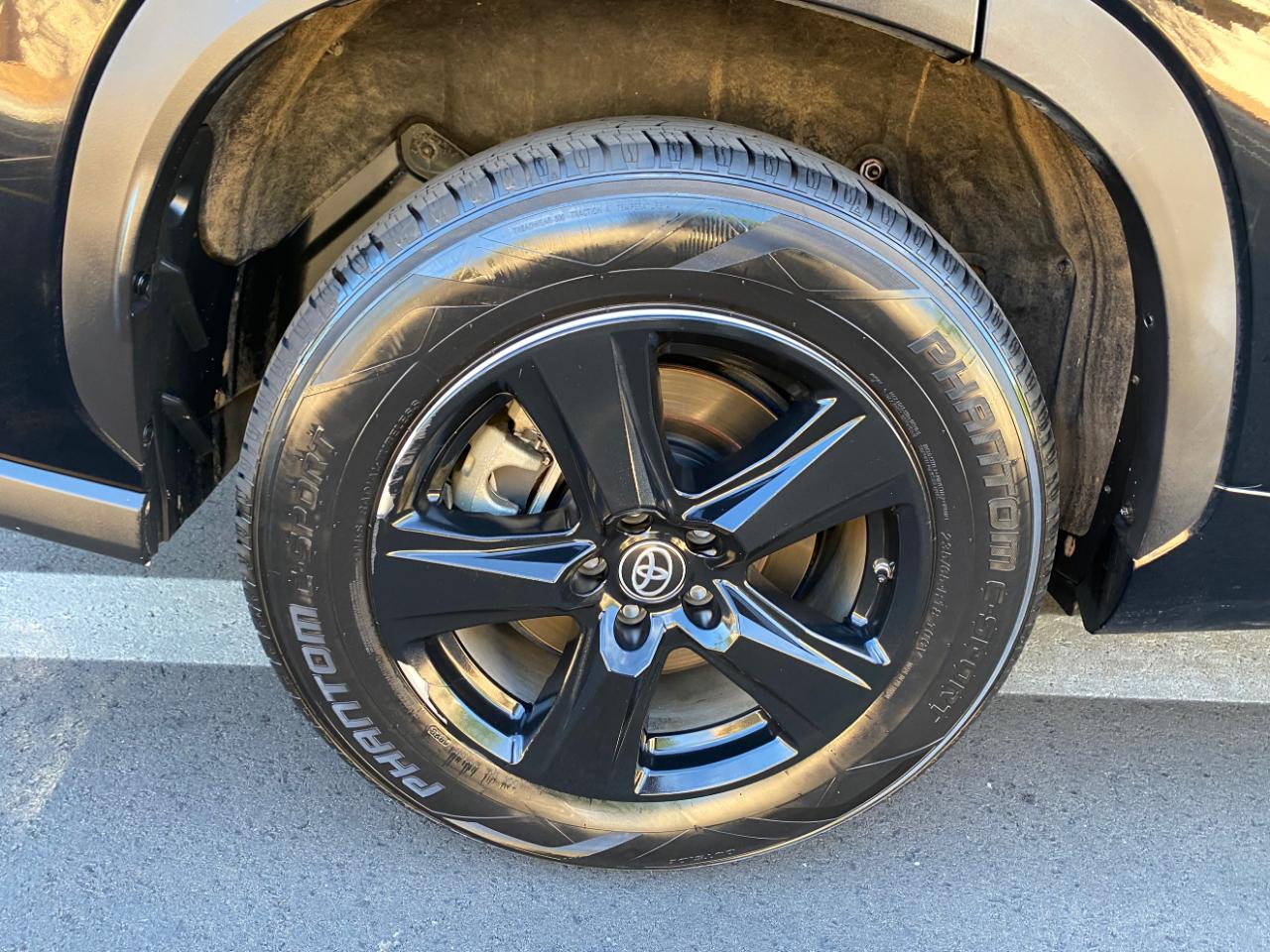 Toyota Highlander LE FWD (Natl) 2023