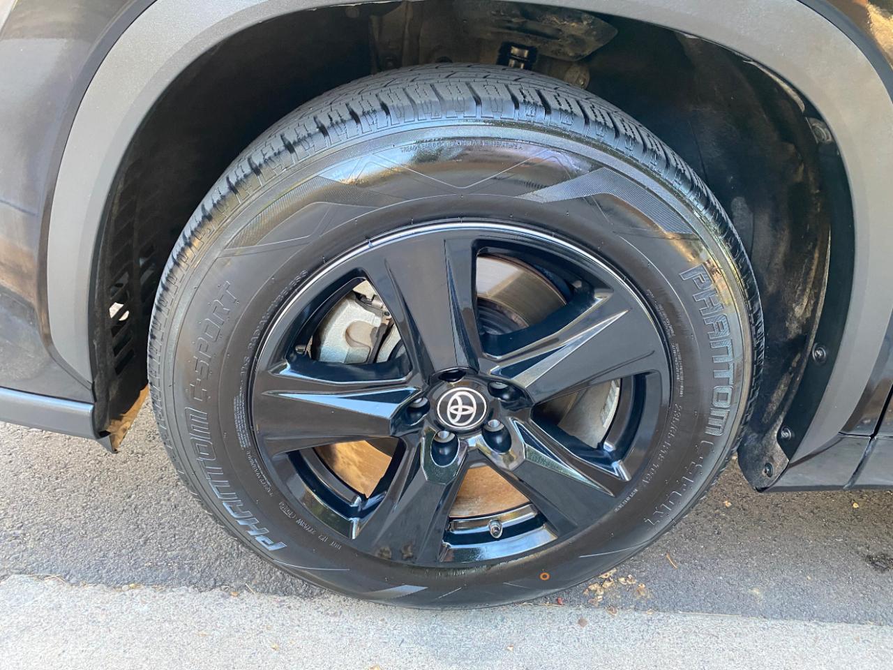 Toyota Highlander LE FWD (Natl) 2023