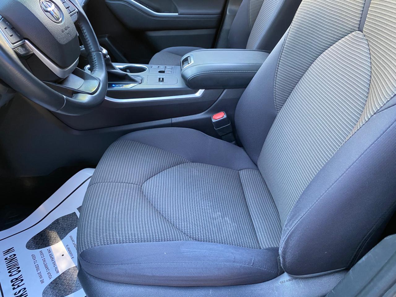 Toyota Highlander LE FWD (Natl) 2023