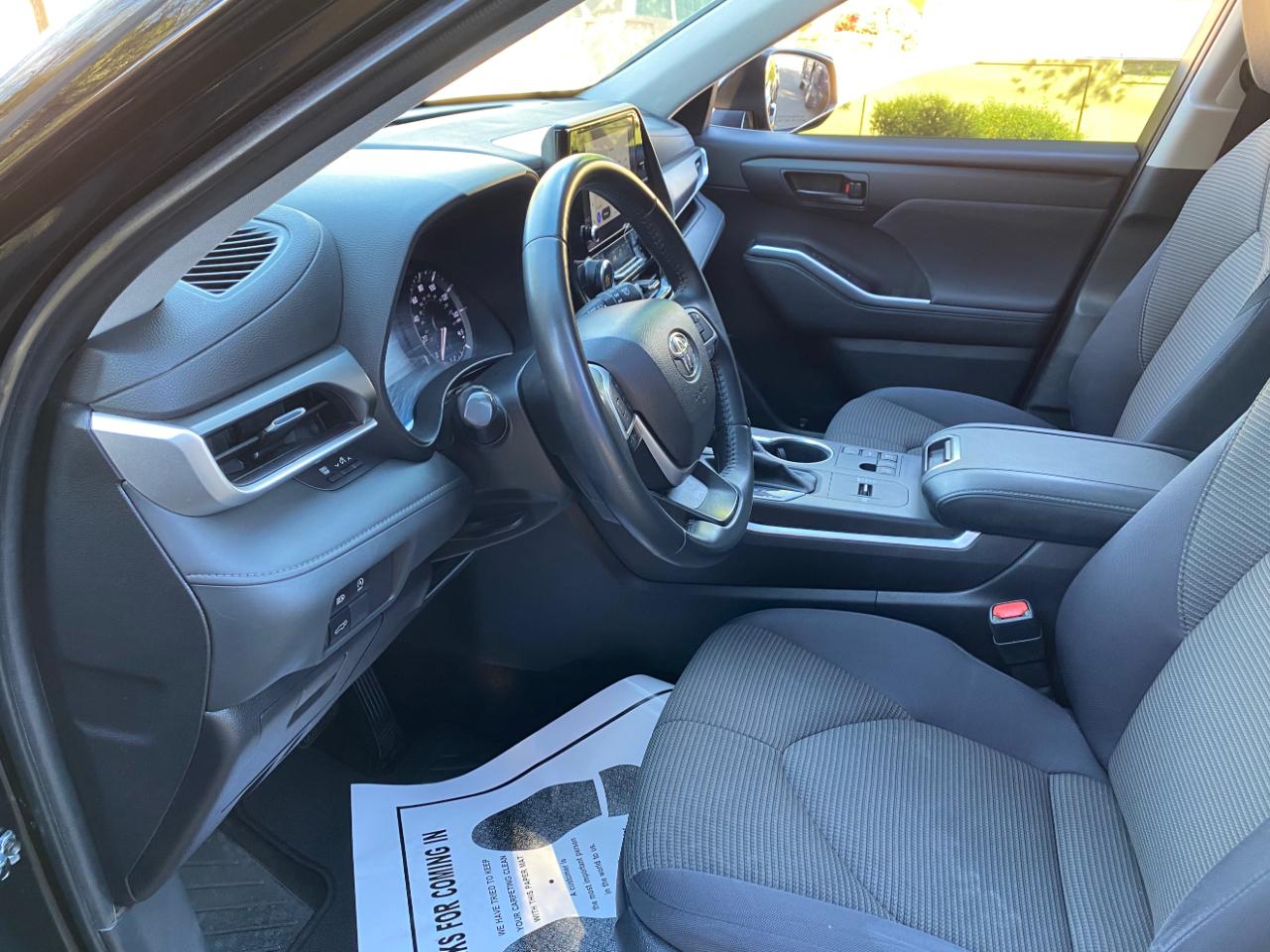 Toyota Highlander LE FWD (Natl) 2023