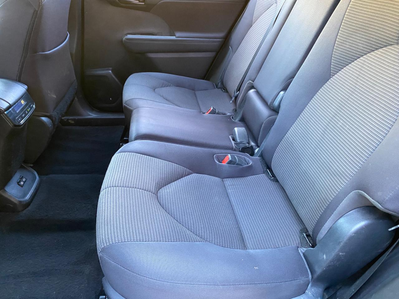 Toyota Highlander LE FWD (Natl) 2023