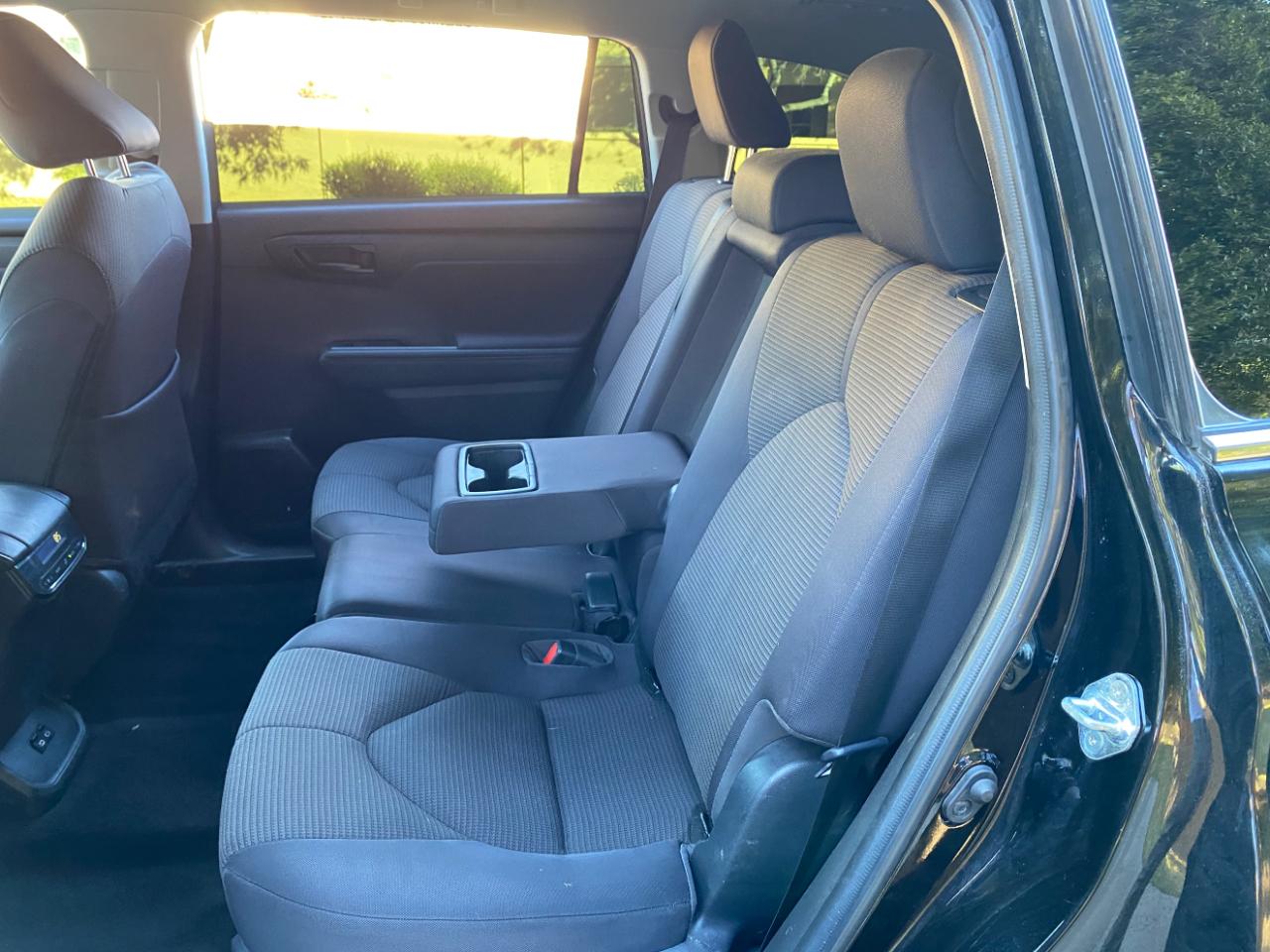 Toyota Highlander LE FWD (Natl) 2023