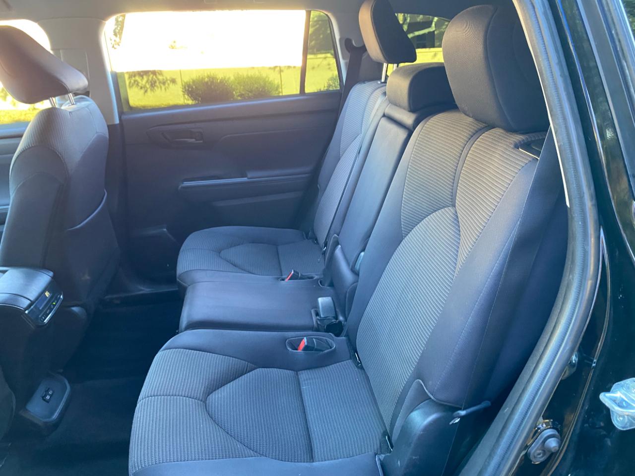 Toyota Highlander LE FWD (Natl) 2023