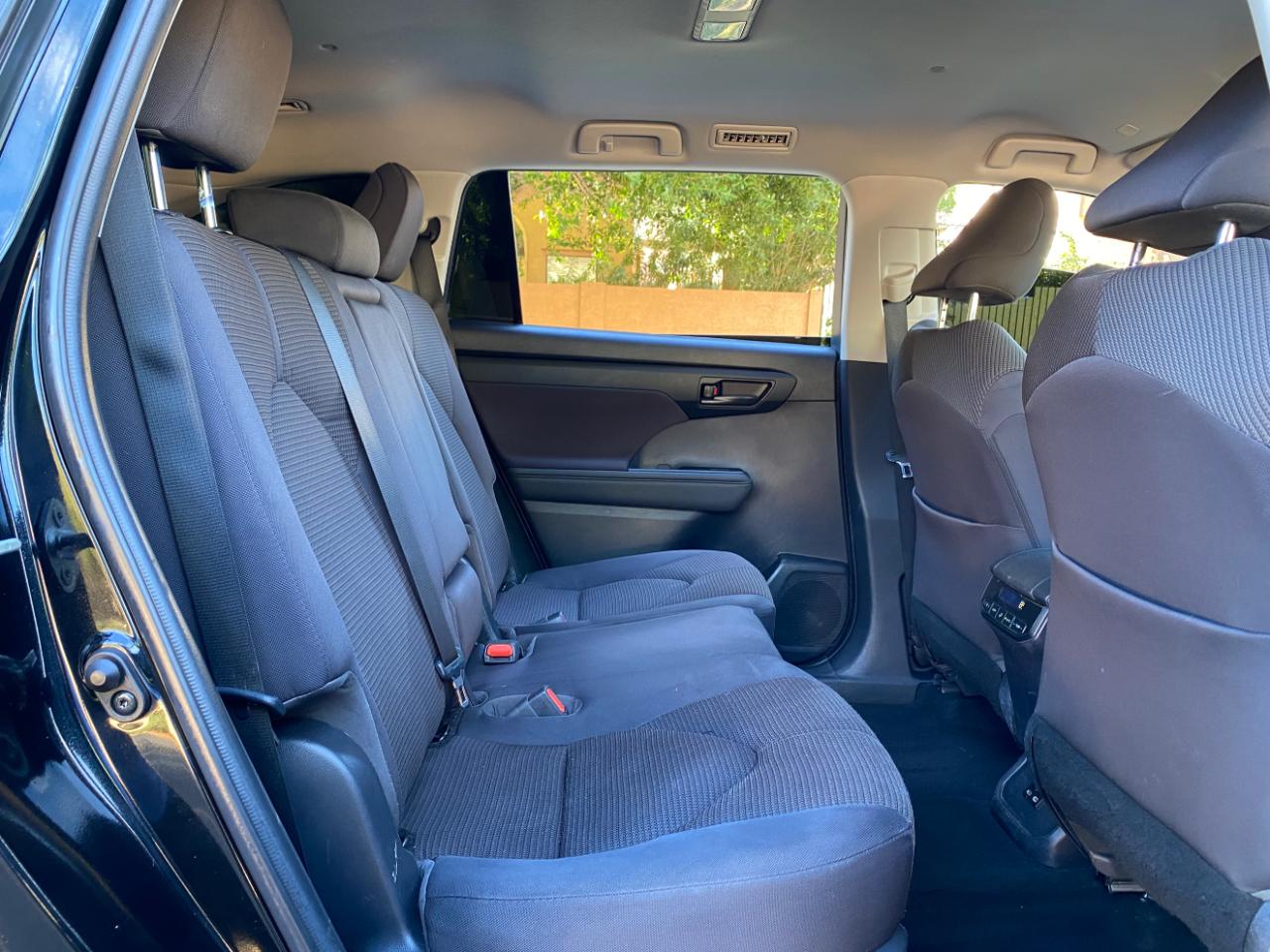 Toyota Highlander LE FWD (Natl) 2023