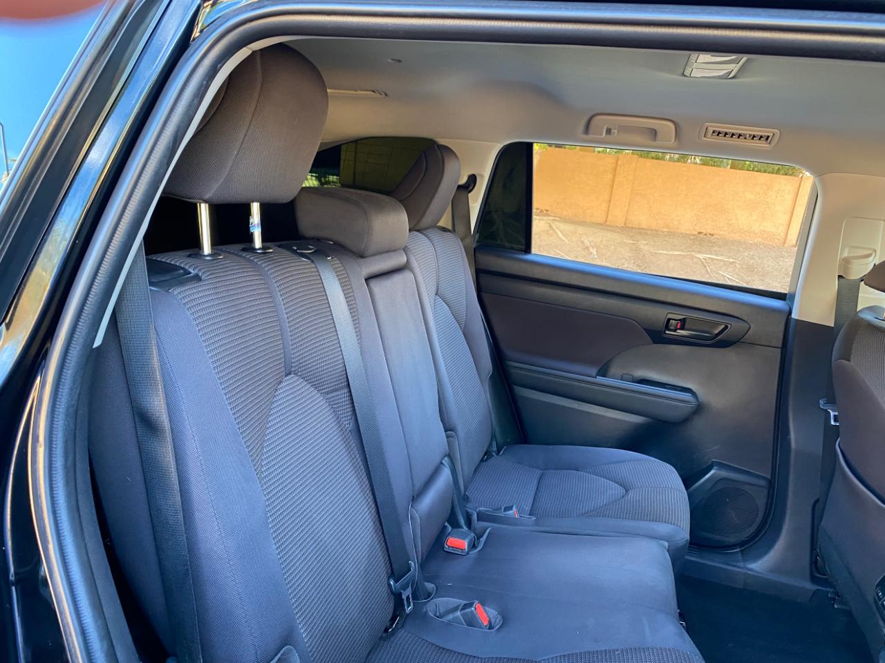 Toyota Highlander LE FWD (Natl) 2023