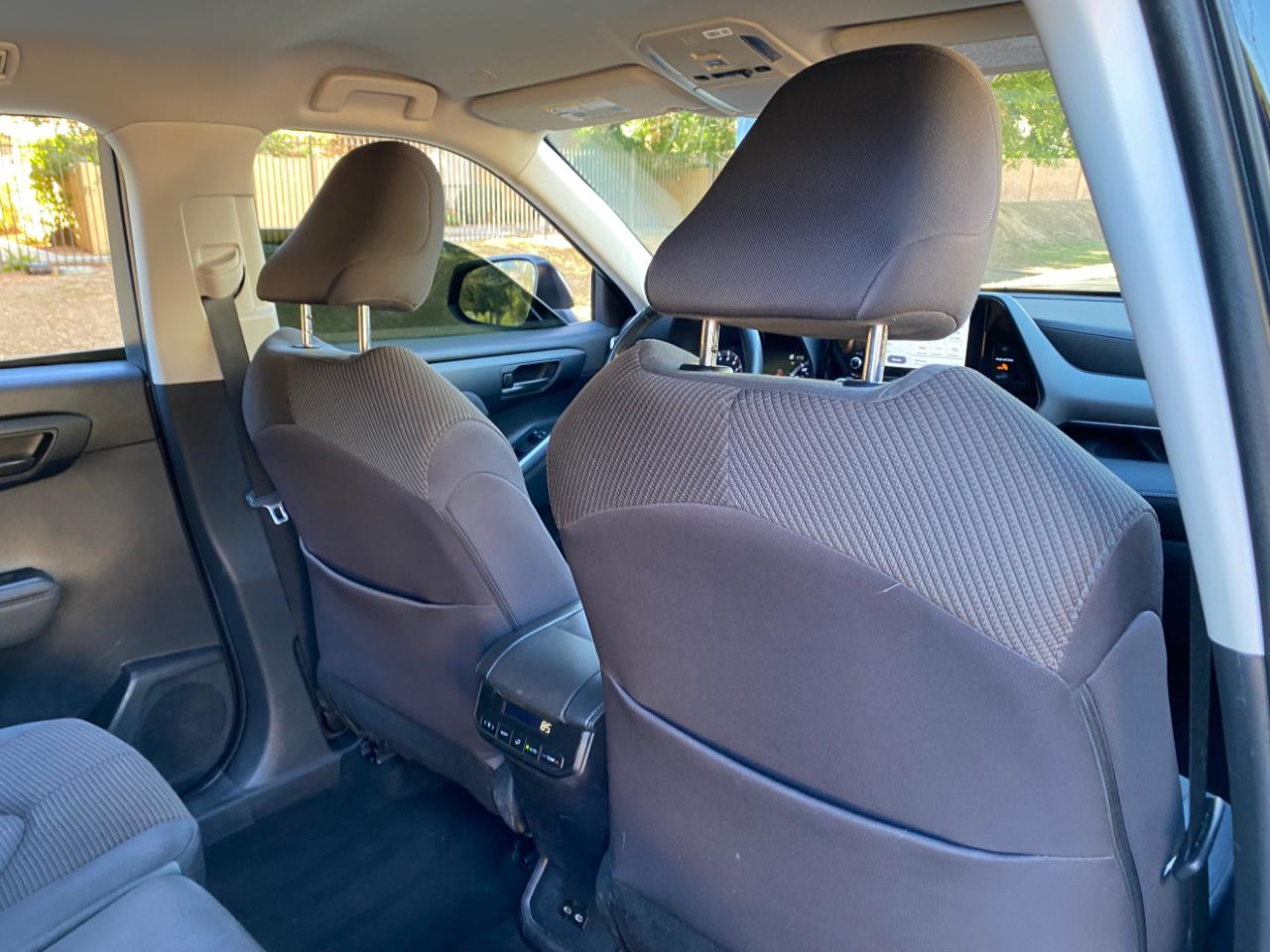 Toyota Highlander LE FWD (Natl) 2023