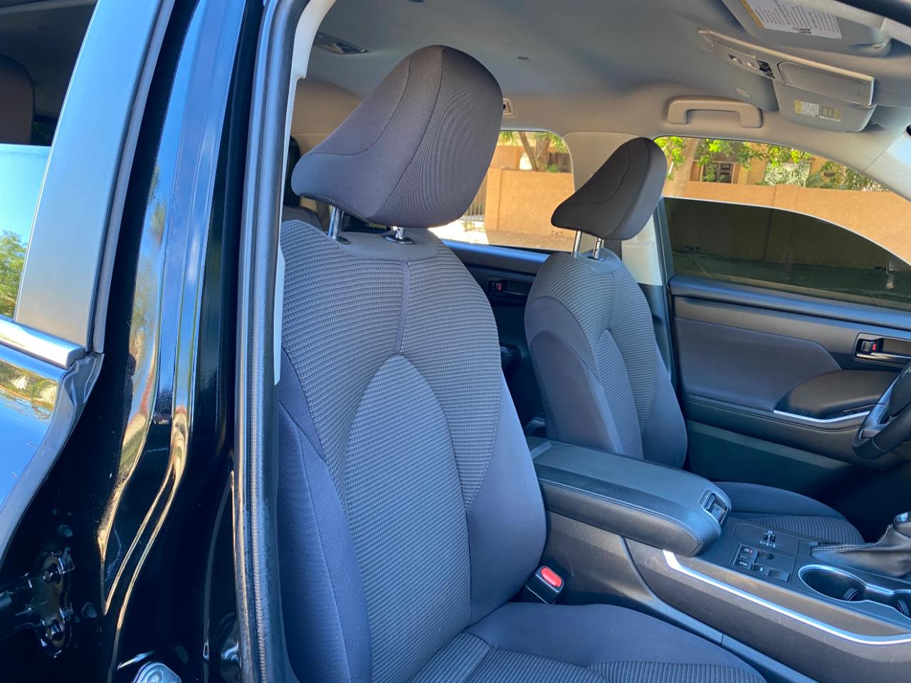 Toyota Highlander LE FWD (Natl) 2023