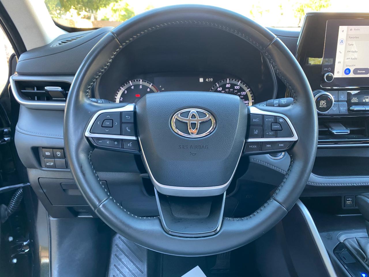 Toyota Highlander LE FWD (Natl) 2023