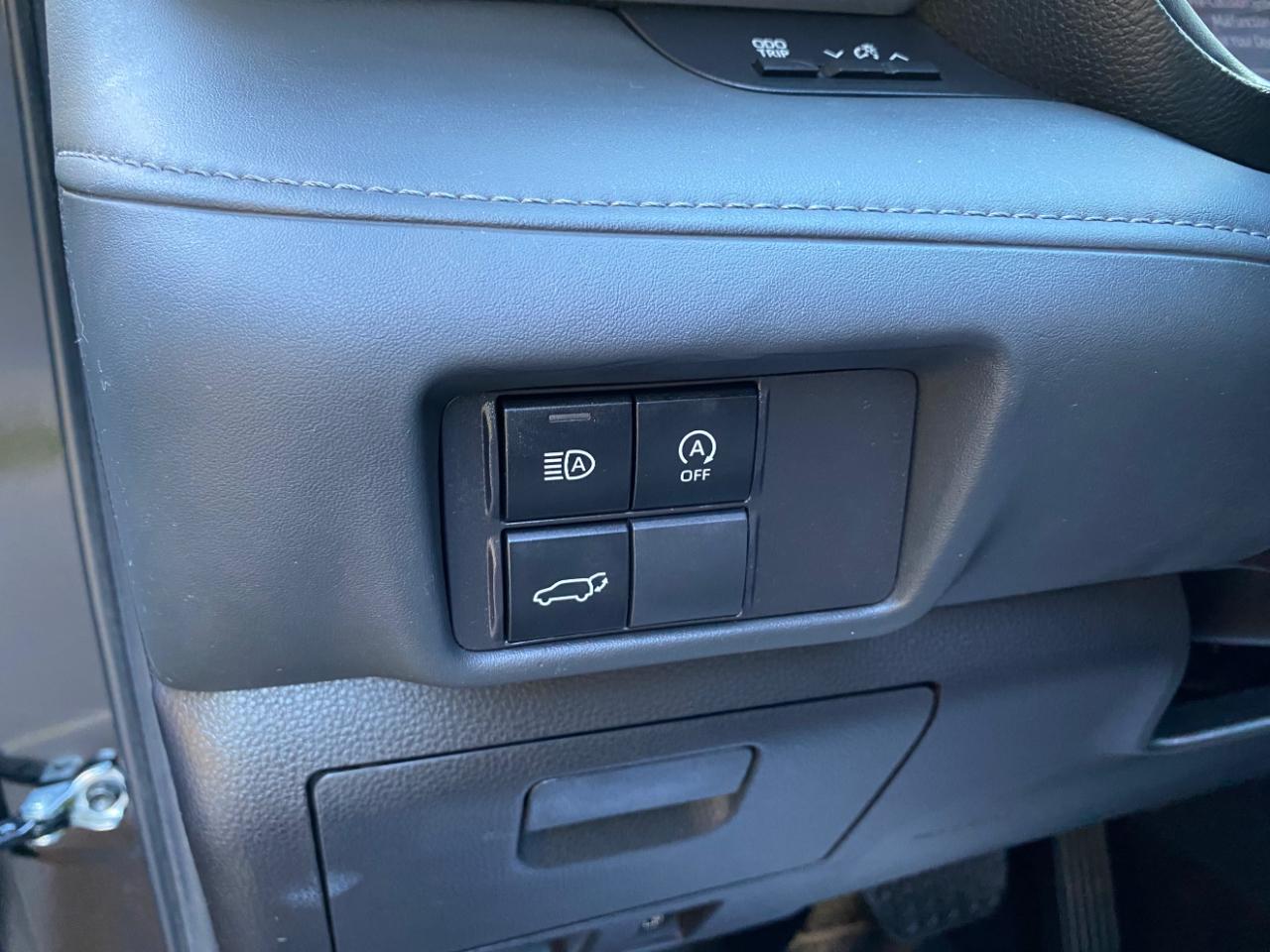 Toyota Highlander LE FWD (Natl) 2023